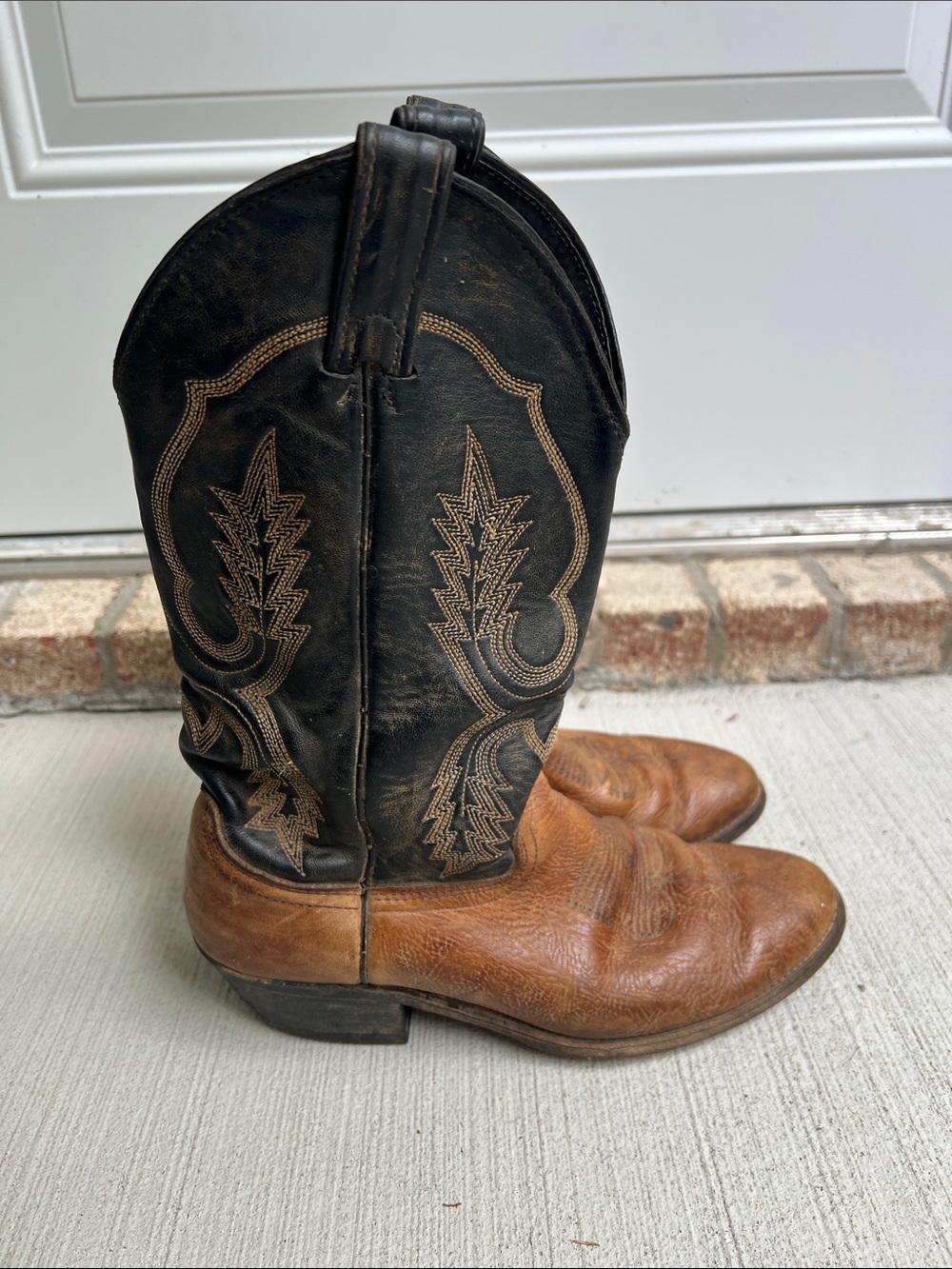 Abilene Boot Co. Men’s Two-Tone Brown and Black Western Cowboy Boots Size 8 D